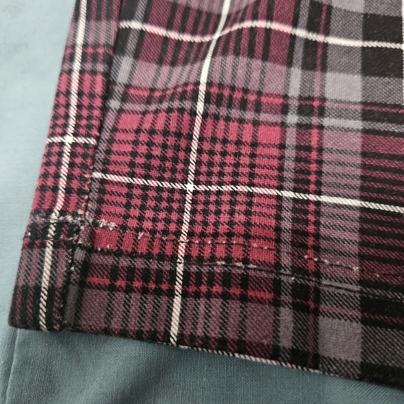 Torrid women's pink black and grey plaid pants - Picture 8 of 11